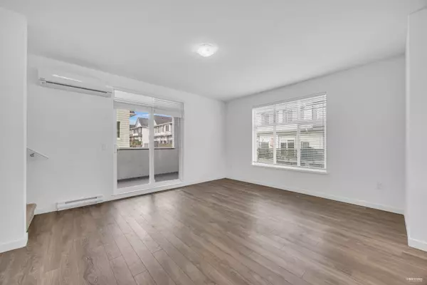 Surrey, BC V3R 0G9,15487 99a AVE #72