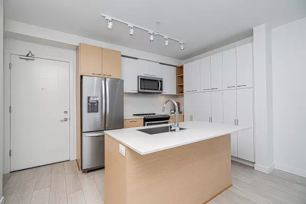 Surrey, BC V3T 0M9,13963 105 BLVD #508