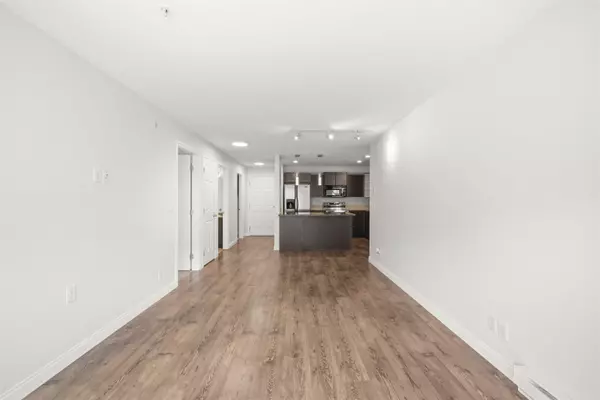 Langley, BC V3A 1G2,5454 198 ST #303