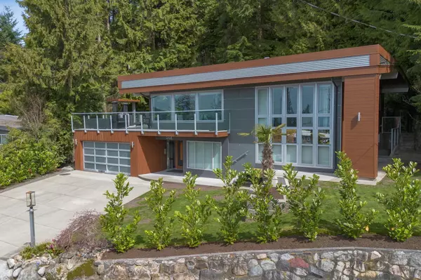 568 Palisade DR, North Vancouver, BC V7R 2J1