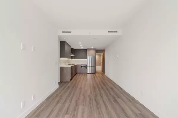 Surrey, BC V3T 0A4,10750 135a ST #2402