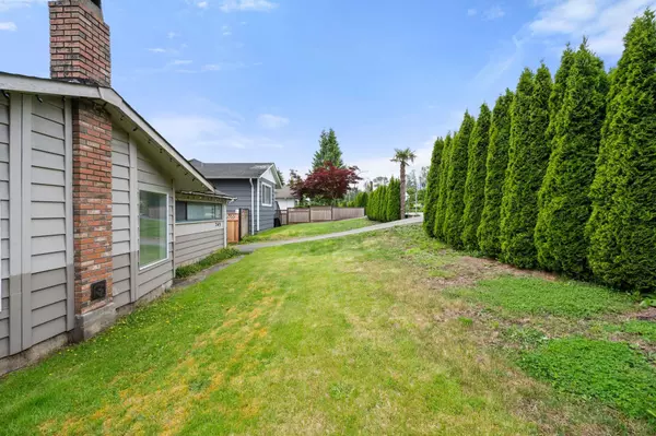 North Vancouver, BC V7J 1Z5,765 Lynn Valley RD