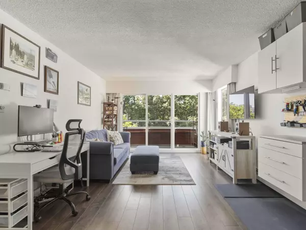 North Vancouver, BC V7M 1B4,250 W 1 ST #401