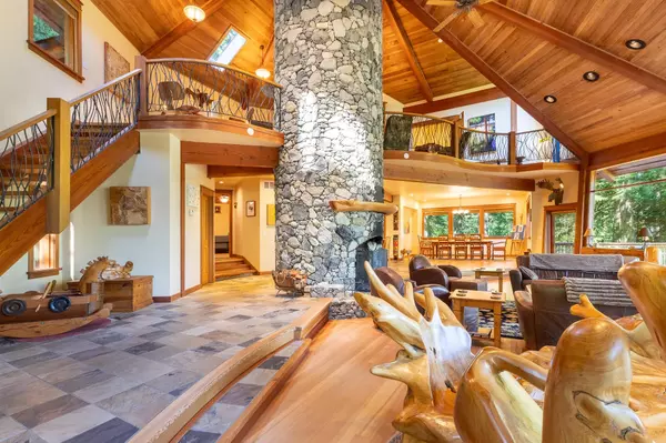 Madeira Park, BC V0N 2H1,12929 Sunshine Coast HWY