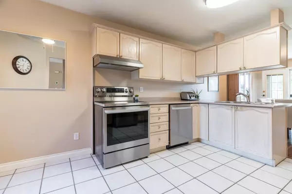 Port Coquitlam, BC V3B 7W5,1255 Riverside DR #42