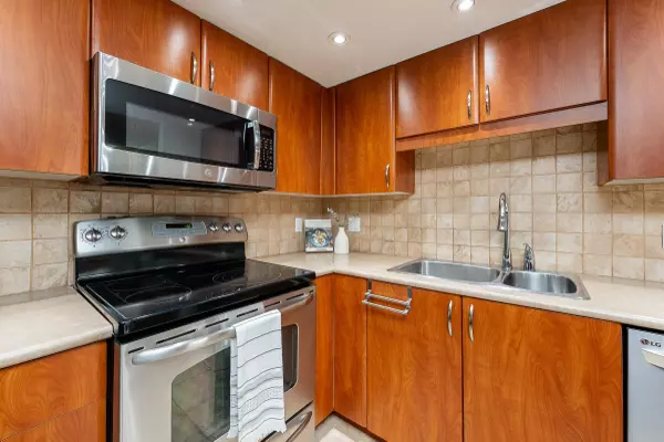 Port Moody, BC V3H 5J6,285 Newport DR #219