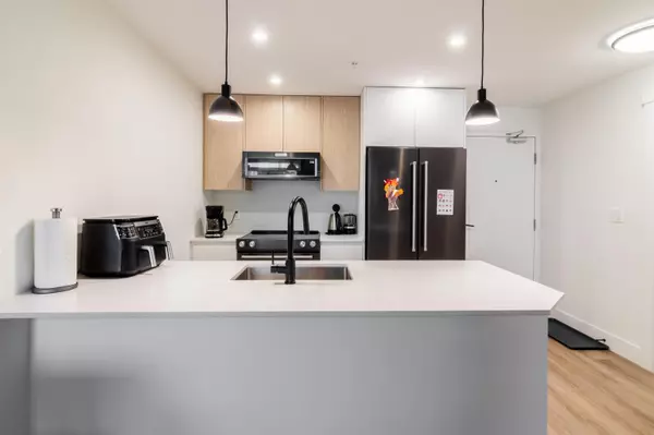 Port Coquitlam, BC V3C 0B1,2180 Kelly AVE #1106