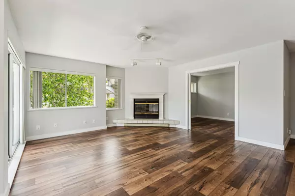 Burnaby, BC V5G 4R4,3969 Creekside PL