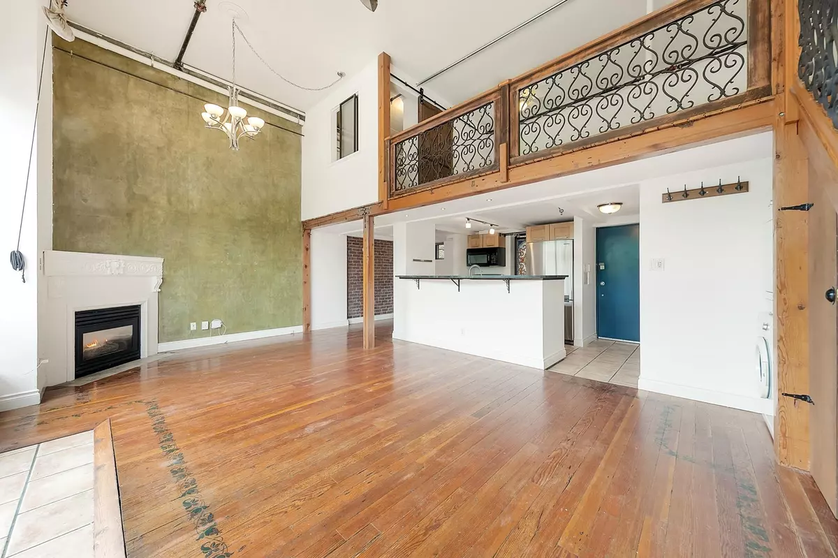 Vancouver, BC V5L 5E4,2001 Wall ST #215