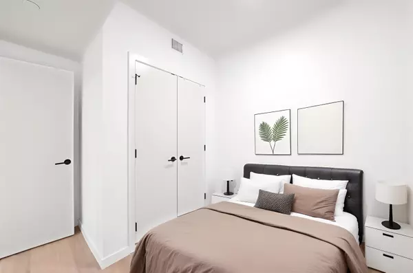 Surrey, BC V3T 0S7,10448 University DR #2912