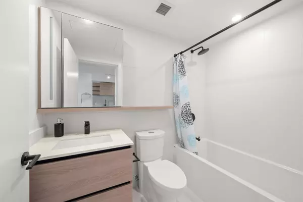 Surrey, BC V3T 0S7,10448 University DR #2912