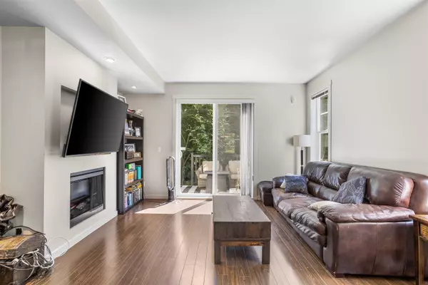 Port Moody, BC V3H 0C7,102 Fraser ST #32