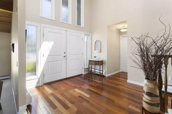 Burnaby, BC V5B 2M5,6330 Lochdale ST