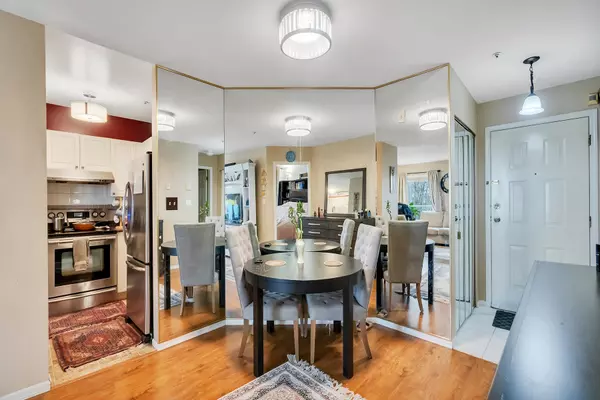 Coquitlam, BC V3K 6X5,295 Schoolhouse ST #206