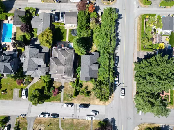 North Vancouver, BC V7L 2H8,796 E 11th ST