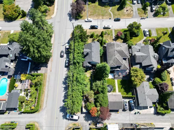 North Vancouver, BC V7L 2H8,796 E 11th ST