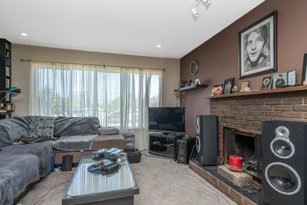 Surrey, BC V3S 1V4,17804 60th AVE