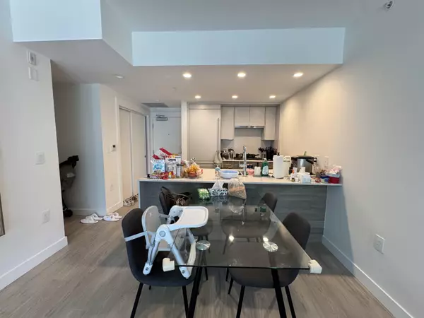 Vancouver, BC V6P 3H7,7638 Cambie ST #405