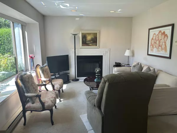 Vancouver, BC V6P 3X8,8288 Shaughnessy ST