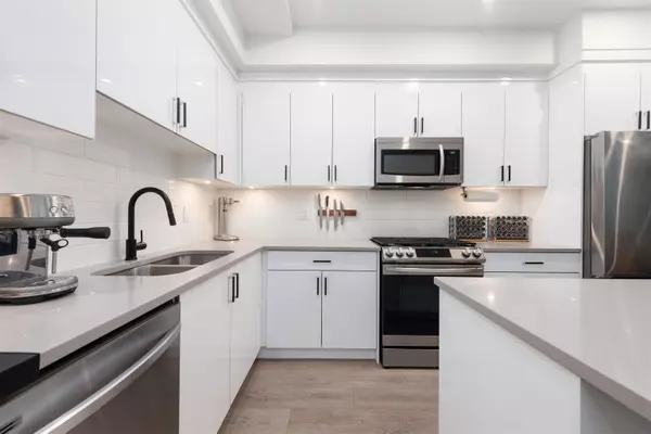 Squamish, BC V8B 1B9,37808 Third AVE #215