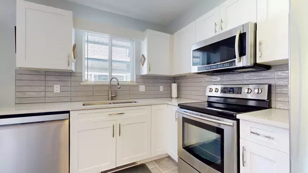 Squamish, BC V8B 0J7,1201 Pemberton AVE #16