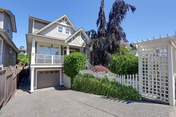 White Rock, BC V4B 2N5,15451 Goggs AVE