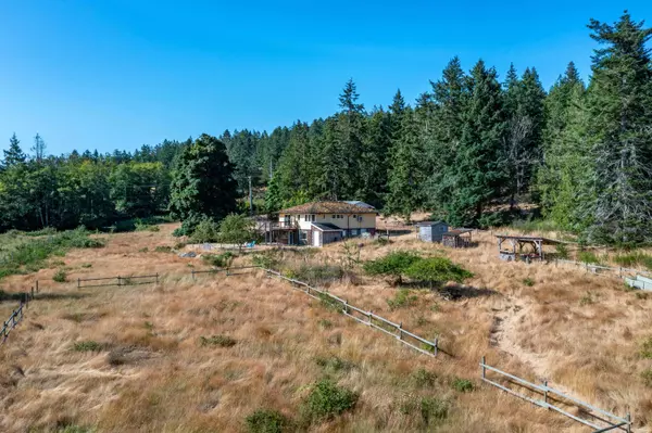Galiano Island, BC V0N 1P0,684 E Bluff RD