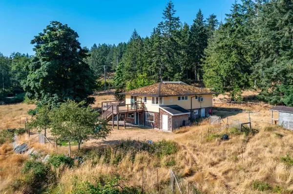 684 E Bluff RD,  Galiano Island,  BC V0N 1P0