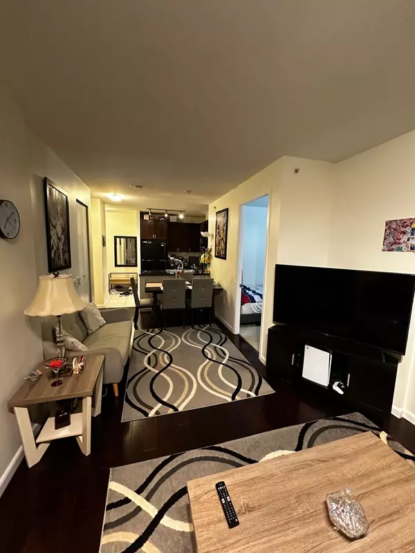 North Vancouver, BC V7M 3P2,170 W 1st ST #408
