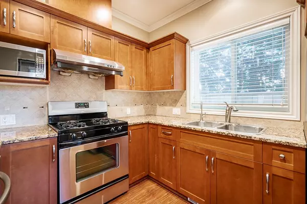 Richmond, BC V7C 3M2,8311 No. 2 RD #11