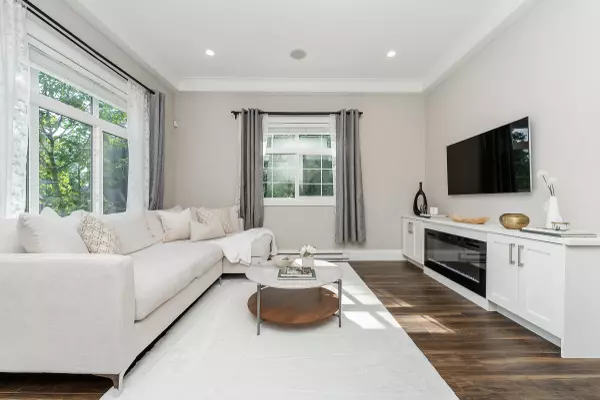 Coquitlam, BC V3B 0G7,3411 Roxton AVE #1