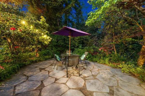 North Vancouver, BC V7P 2M9,2380 Mackay AVE