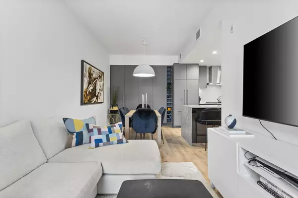 Port Moody, BC V3H 0L9,3131 Murray ST #507