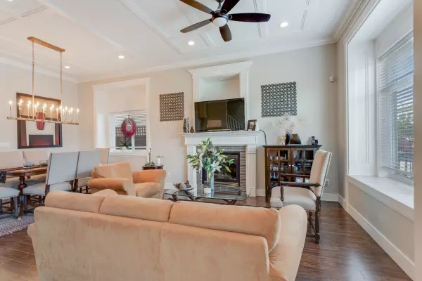 Burnaby, BC V5G 1N5,3732 Linwood ST