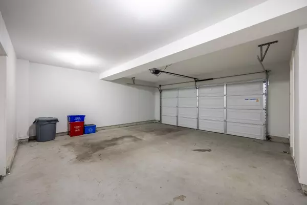 Maple Ridge, BC V2X 4K9,11295 Pazarena PL #2404