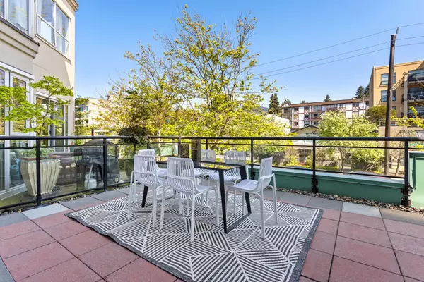 North Vancouver, BC V7M 1E7,131 W 3rd ST #209