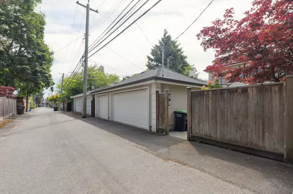 Vancouver, BC V6H 2A6,1149 W 26th AVE