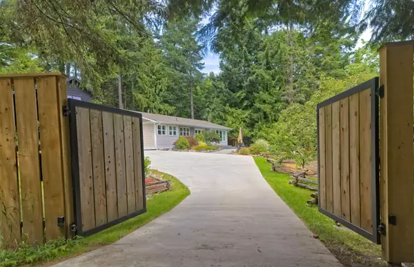 Salt Spring Island, BC V8K 2J2,118 Douglas RD