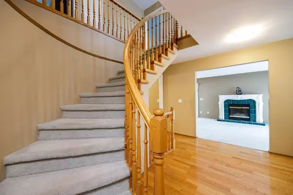 North Vancouver, BC V7K 1H3,1148 Ronayne RD