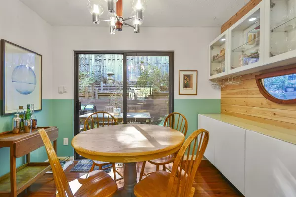 Port Moody, BC V3H 3V1,417 Cambridge WAY