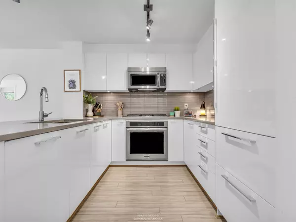 Coquitlam, BC V3B 0J2,1128 Kensal PL #202