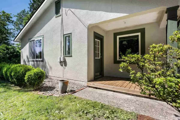 Rosedale, BC V0X 1X1,51633 Yale RD