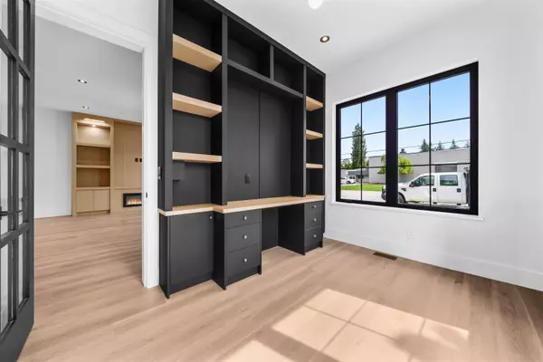 Pitt Meadows, BC V3Y 1J6,19389 120 AVE