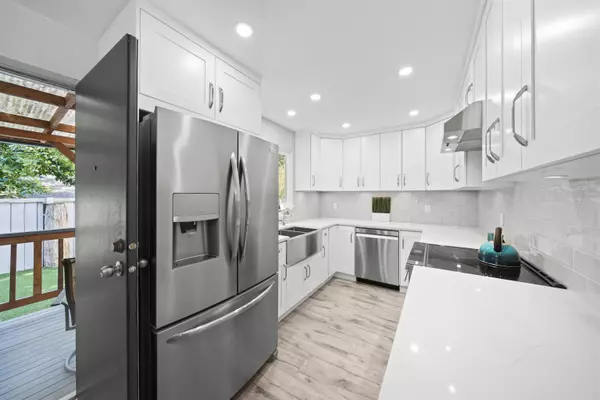 Maple Ridge, BC V2X 5W4,12123 222 ST #8