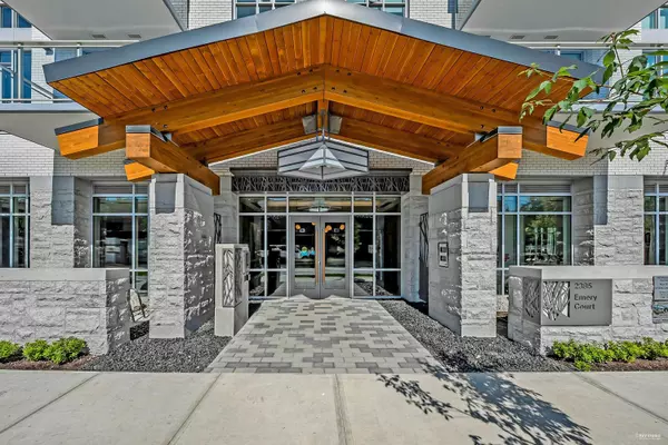 North Vancouver, BC V7J 0G1,2385 Emery CT #703