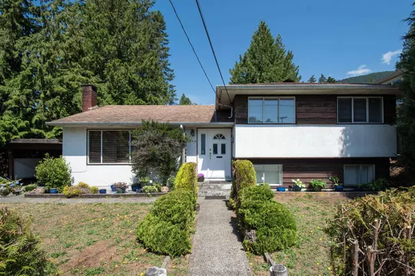 944 Handsworth RD,  North Vancouver,  BC V7R 2A3