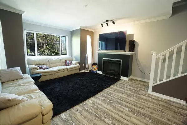 Langley, BC V3A 9L7,5355 201a ST #22