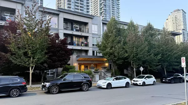 Surrey, BC V3T 1P6,13321 102a AVE #302