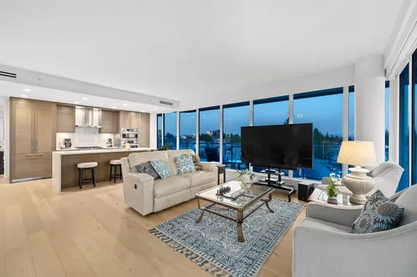 White Rock, BC V4B 0B9,1439 George ST #405