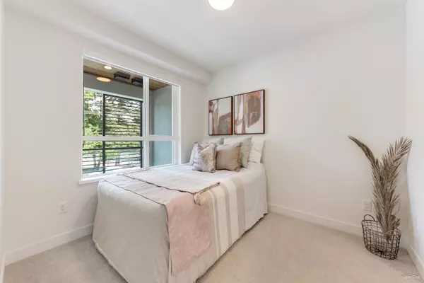 Surrey, BC V3T 0W1,13238 105 AVE #202